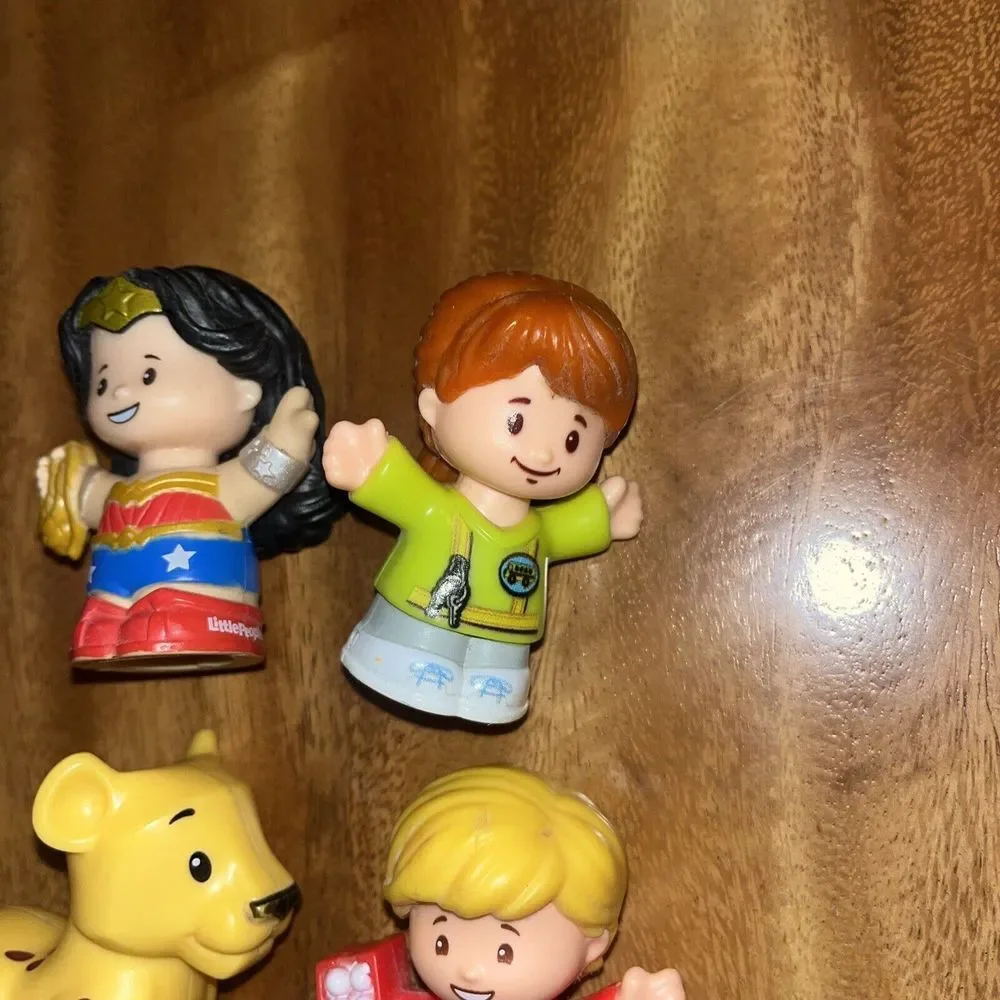 Lot Of 4 Fisher Price Little People Wonder Women Driver Emily‎ Eddie Leopard